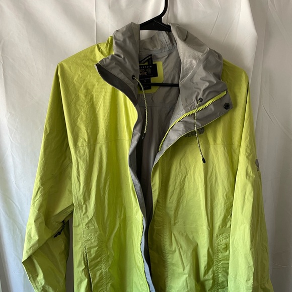 Mountain Hardwear Jackets & Coats Mountain Hardware Jacket Poshmark